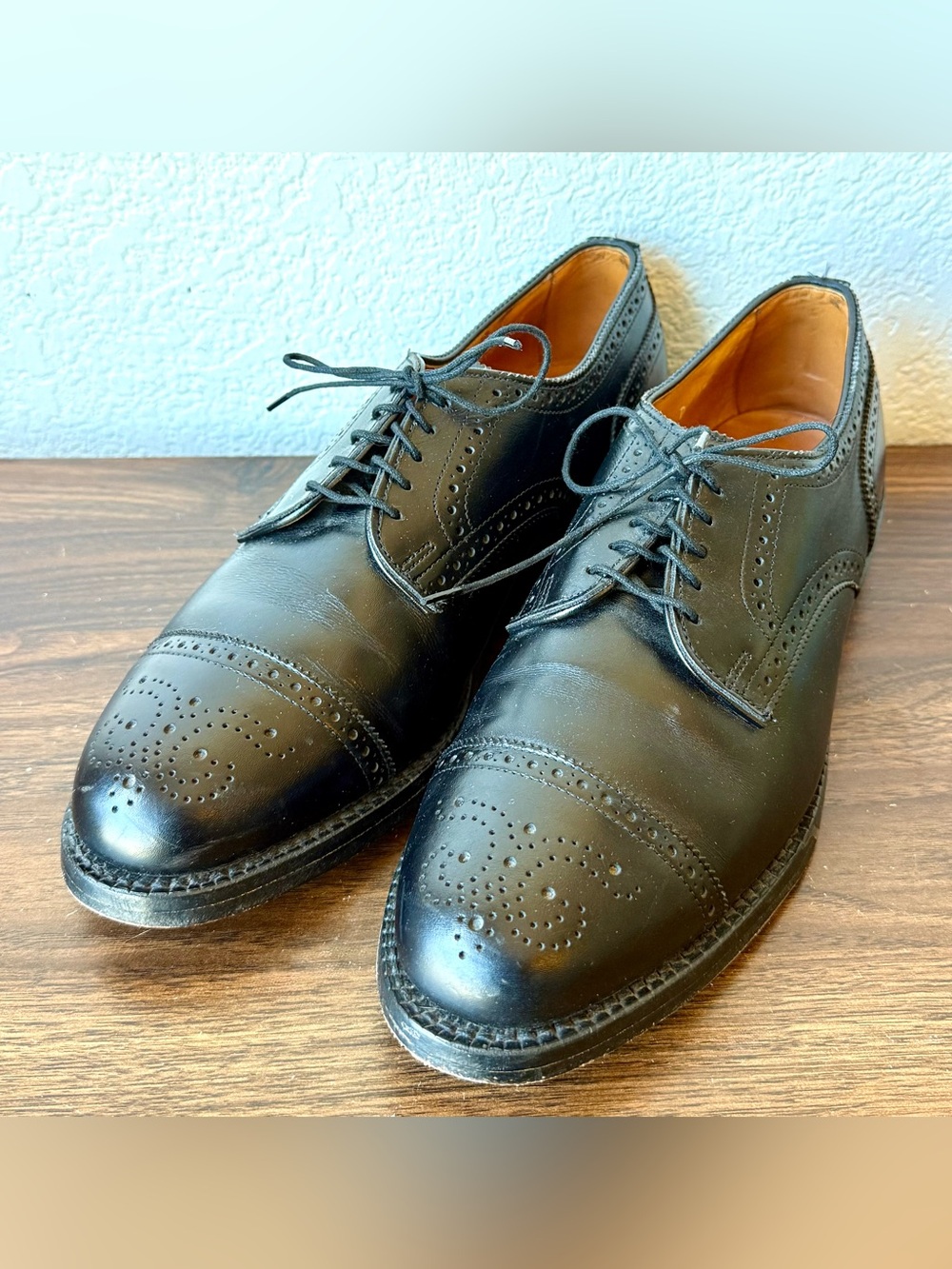 Allen Edmonds Black Leather Cap-Toe Brogues Black Size 10D